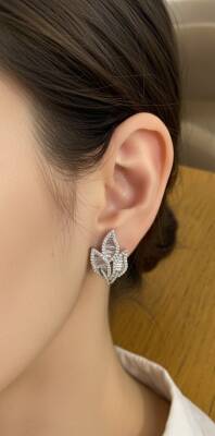 Helen Mazonit Taşlı Yaprak Küpe - 