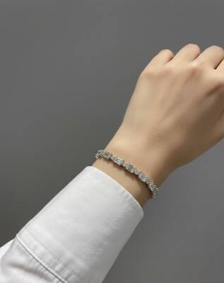 HERA Swarovski Baget Taş sıralı Bileklik - Nihan Dulon