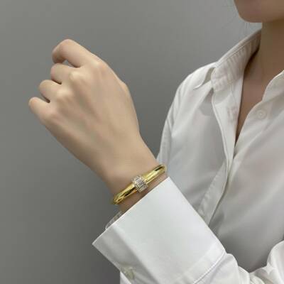 Jennifer Baget Taşlı Kelepçe - 