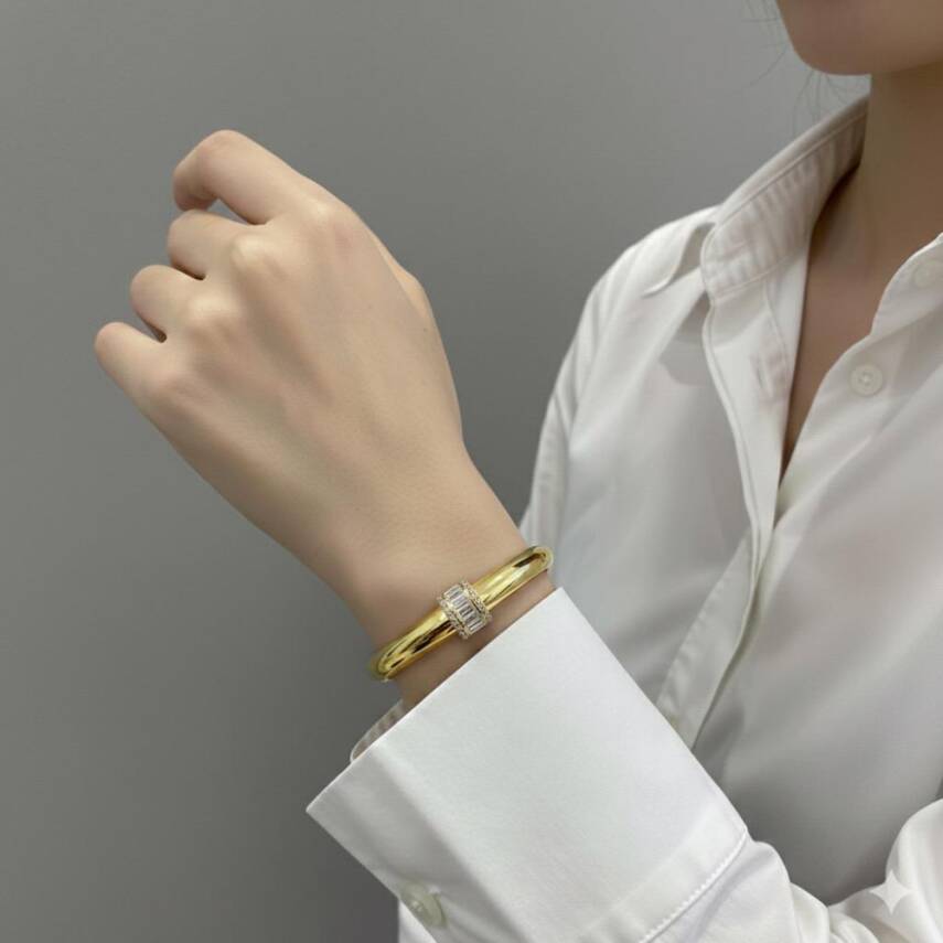 Jennifer Baget Taşlı Kelepçe - 1