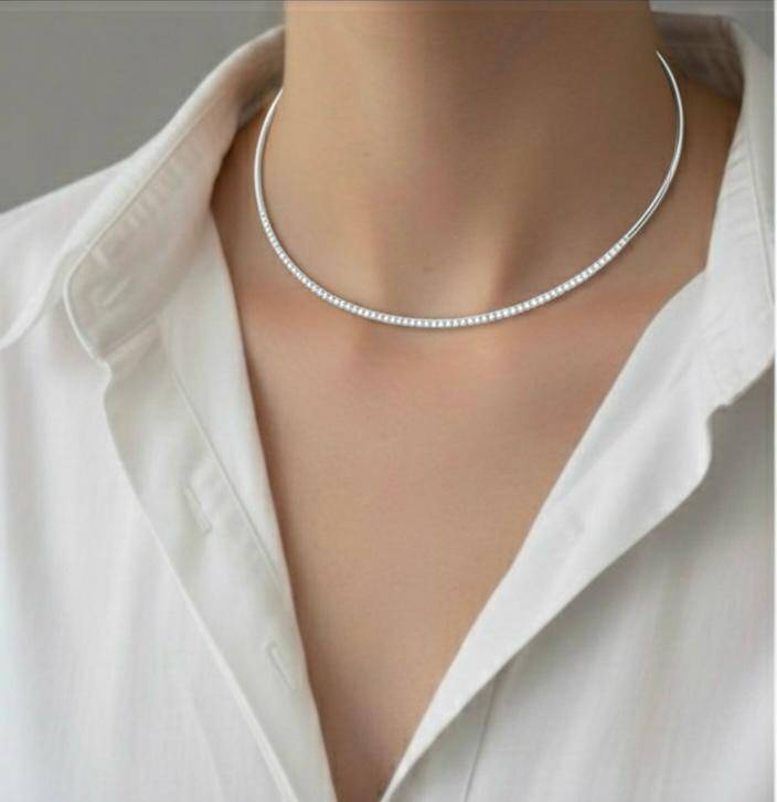 Naomi Maya Kolye - 1