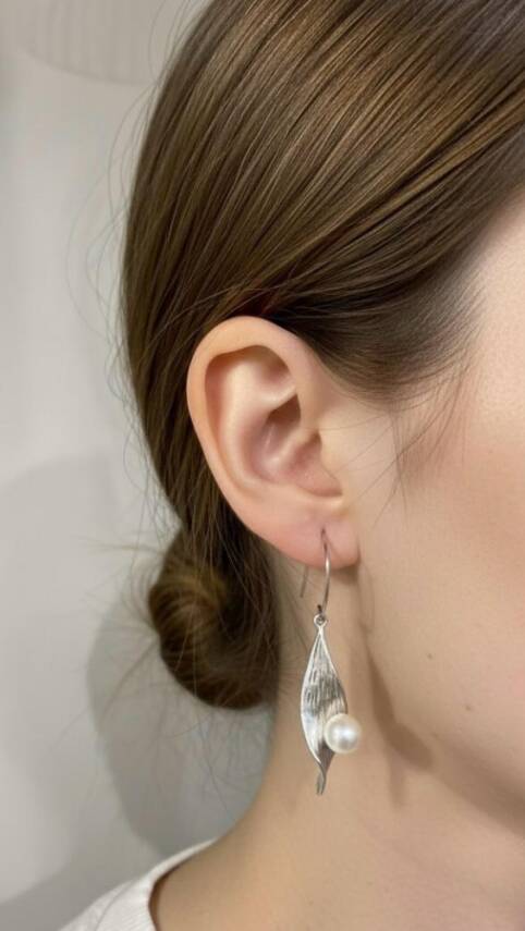 Pearl Yaprak Figürlü İncili Küpe - 1