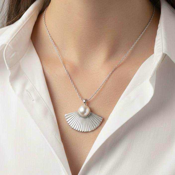 Quinn Yelpaze Kolye - 1